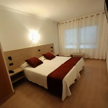 维洛比酒店 Viloví de Oñar
